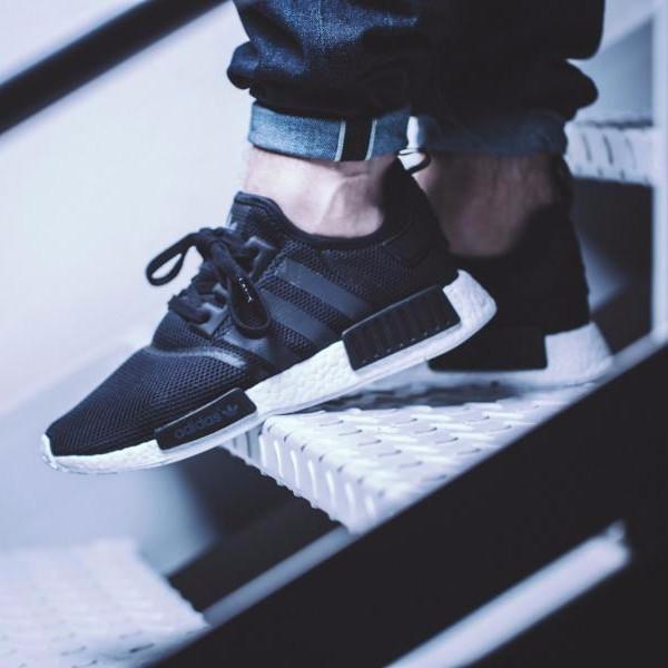 adidas-nmd-runner-schwarz-weiss-s79165-mood-1.jpg