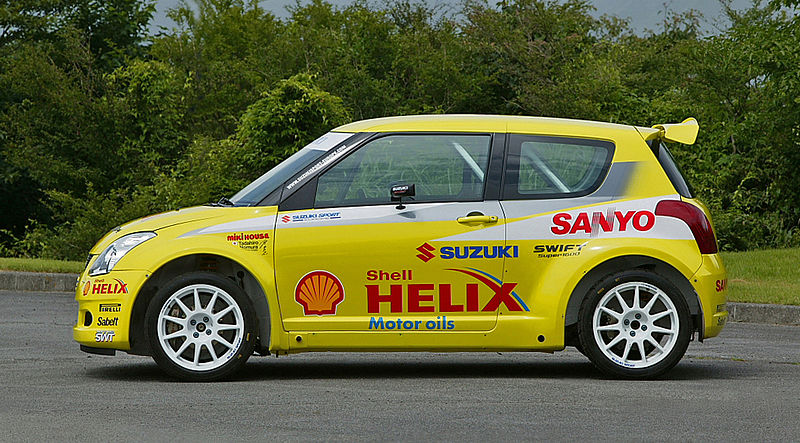 800px-Suzuki_Swift_JWRC_'05_006.jpg